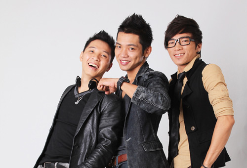 Giang sinh 2012: Hoai Linh, Van Mai Huong se lam \