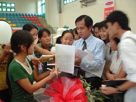 Phan anh trai chieu ve de xuat truong nang khieu tu chu tuyen sinh