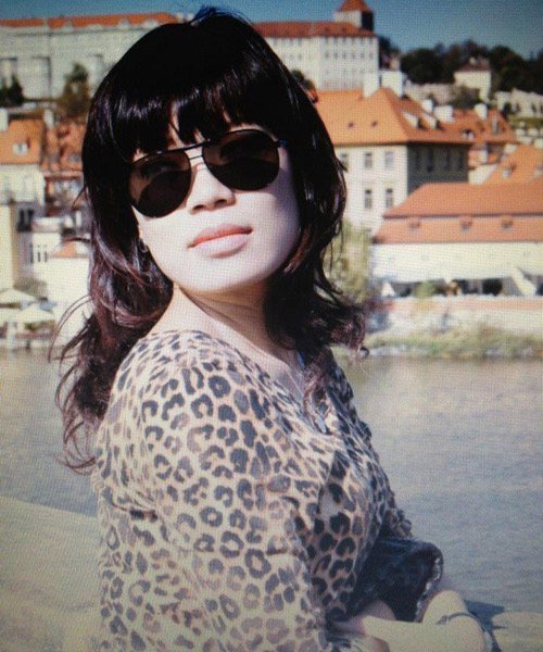 Anh danh hai Xuan Bac hon vo gay sot