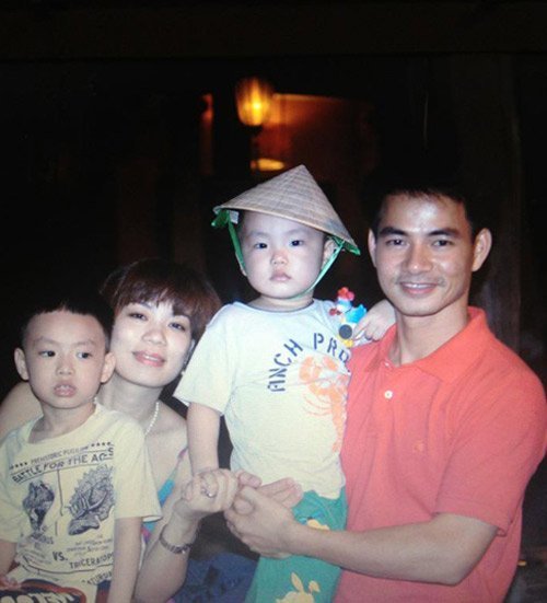 Anh danh hai Xuan Bac hon vo gay sot
