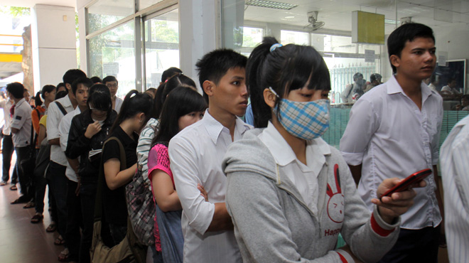 Cham nop hoc phi: Sinh vien doi mat voi cam thi, huy diem