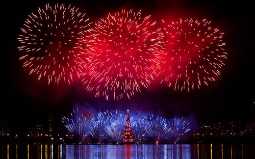Ngam cay thong Noel 2012 bang vang o Nhat Ban