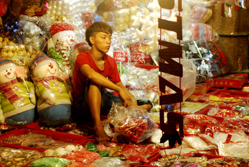 Sai Gon chuan bi don Noel 2012 tiet kiem