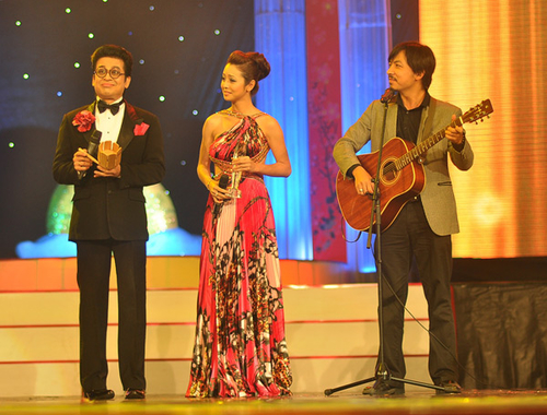 Cu-Trong-Xoay-thay-Thanh-Bach-giu-vai-tr