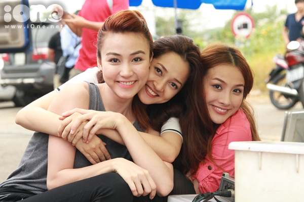 Ngan Khanh tao dang nhang nhit tren phim tet 2013