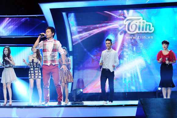 Vietnam Idol Mỹ Tâm bật khóc khi Hoàng Quyên lọt top nguy hiểm