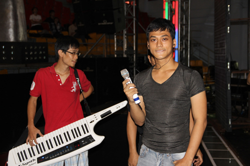 Giong hat Viet  liveshow so 8 co gi thu vi ?