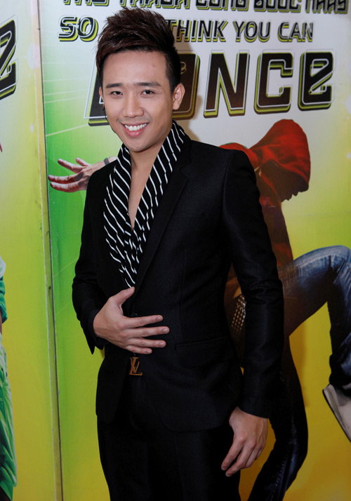 Tran Thanh nhi nhanh trong hau truong
