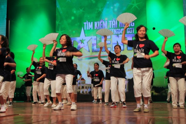 Các cụ U80 nhảy hiphop trên sân khấu Got Talent 2 Các cụ U80 nhảy hiphop trên sân khấu Got Talent 2