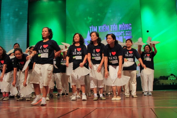 Các cụ U80 nhảy hiphop trên sân khấu Got Talent 3 Các cụ U80 nhảy hiphop trên sân khấu Got Talent 3
