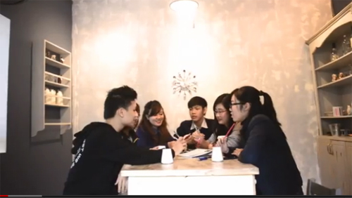 Teen Chu Van An quay clip mung ngay thanh lap truong