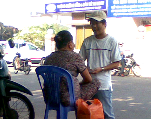 Ve tau Tet 2013: Dan kho, “co” tung hoanh