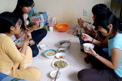 Những lý do khiến sinh viên nghèo càng thêm nghèo 4 Những lý do khiến sinh viên nghèo càng thêm nghèo 4