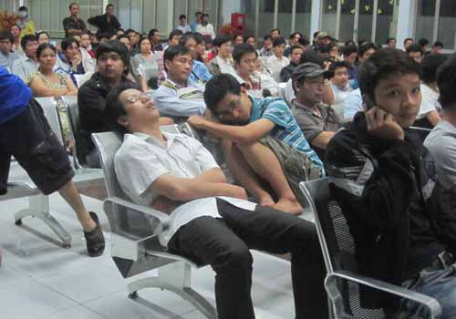 Ga Sai Gon chat cung nguoi cho mua ve tau Tet