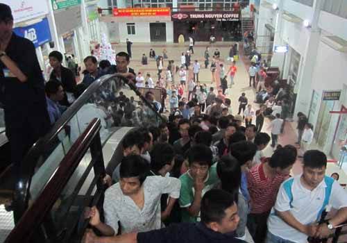 Ga Sai Gon chat cung nguoi cho mua ve tau Tet