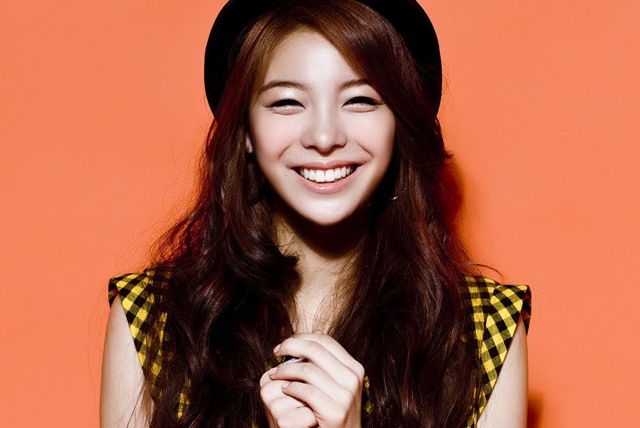 Dan sao Kpop gui loi chuc giang sinh am ap toi fan