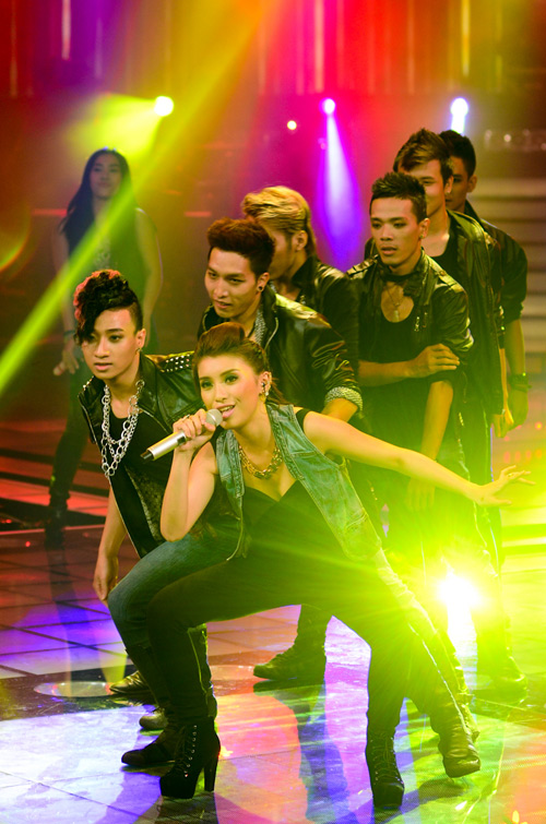 The Voice Liveshow 10: Dinh Huong \