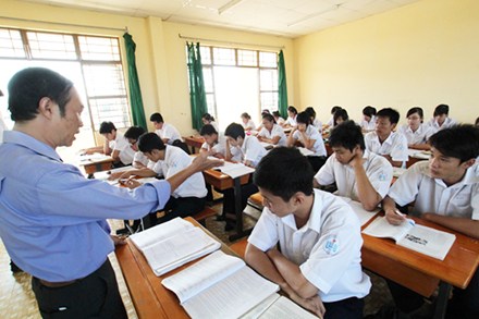 Trường đại học ngoài công lập lo 88Kinh tải ứng dụng về điện thoại 2013