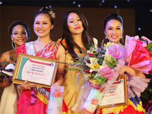 Sinh vien vua mat da thi sac dep: Vo cam