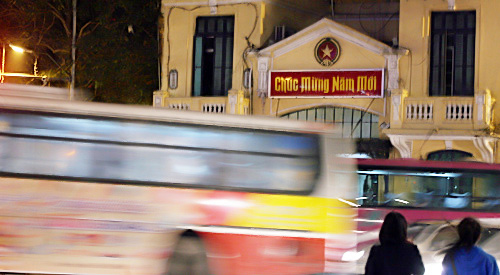 Thu do Ha Noi ruc ro sac mau don chao nam moi