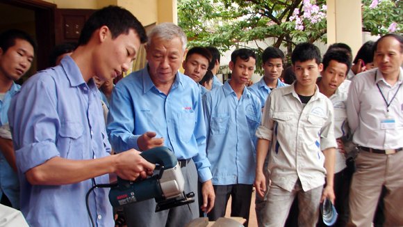 Canh cua dao tao lien thong: Mo roi lai khep