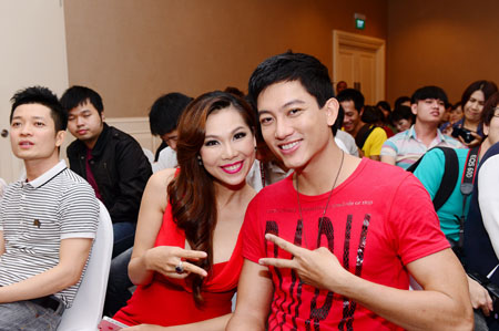 Dan sao Viet hoi tu tai hop bao Cap doi hoan hao 2013