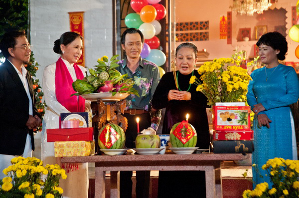 Hoai Linh lam ong chong nhat gan