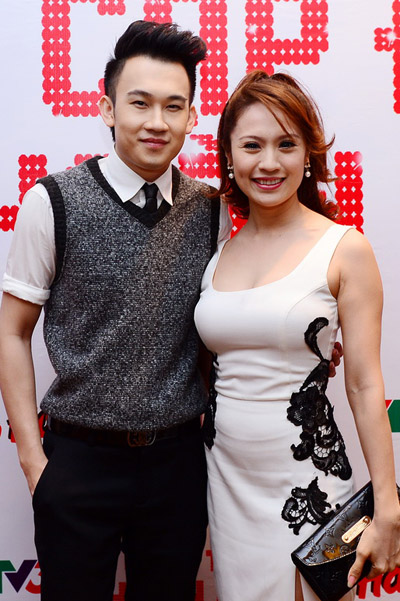 Chiều 9/1, 20 thí sinh của cuộc thi 'Cặp đôi hoàn hảo' 2013 đã có buổi gặp gỡ chính thức với giới truyền thông TP HCM.