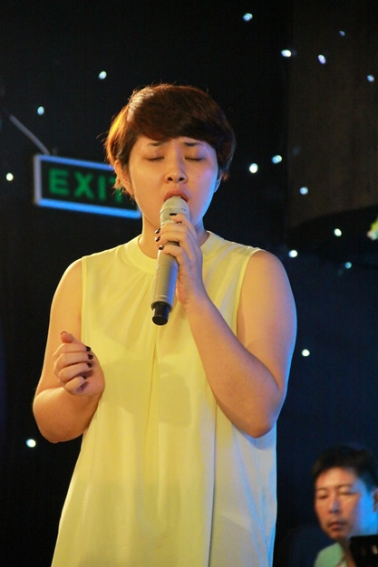 Top 3 VietNam Idol 2012 tap luyen voi ca sy My Tam
