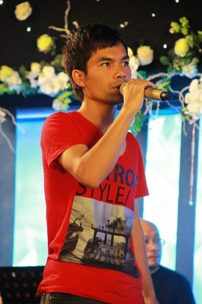 Top 3 VietNam Idol 2012 tap luyen voi ca sy My Tam