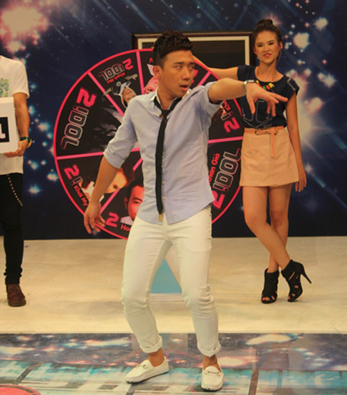 MC Tran Thanh cuc nhang trong chuong trinh 2Idol