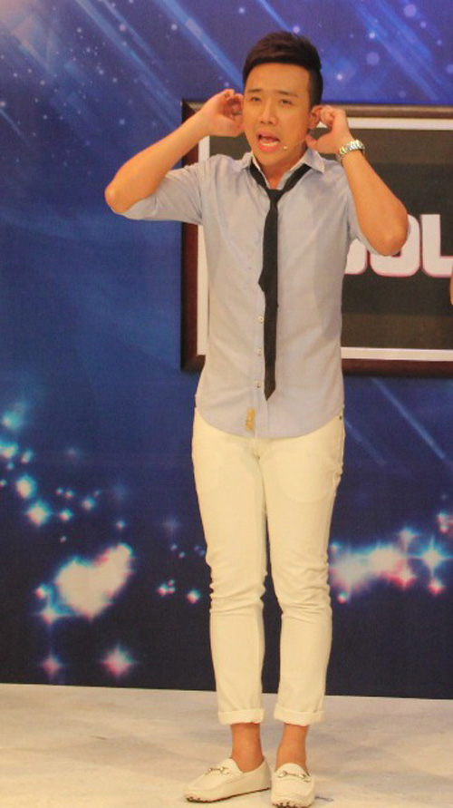 MC Tran Thanh cuc nhang trong chuong trinh 2Idol