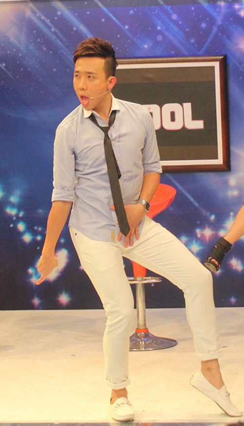 MC Tran Thanh cuc nhang trong chuong trinh 2Idol