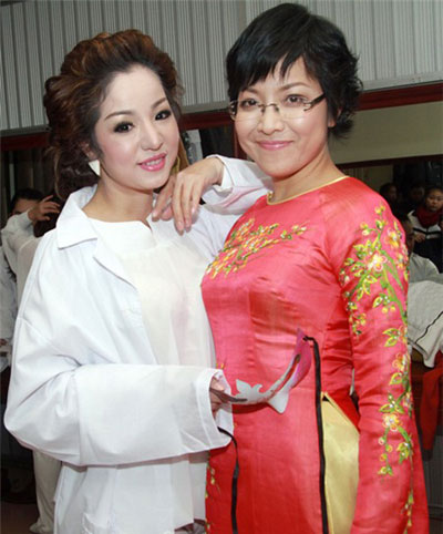 Thuy Nga hoa than lien tuc trong Gala Cuoi 2013