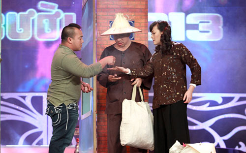 Thuy Nga hoa than lien tuc trong Gala Cuoi 2013
