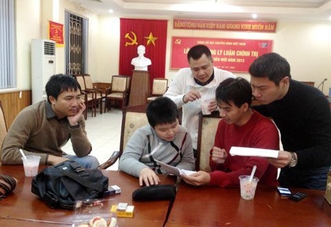 Tao quan 2013: Lo kich ban tren facebook?