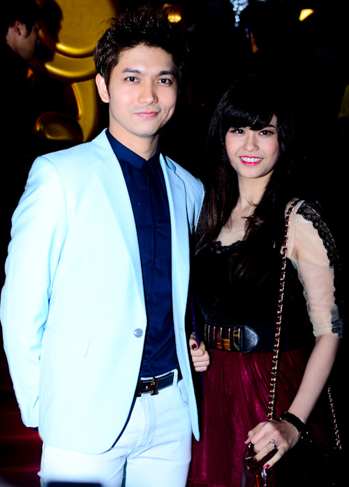 Bui Anh Tuan va Huong Tram chinh thuc cong khai chuyen tinh cam?