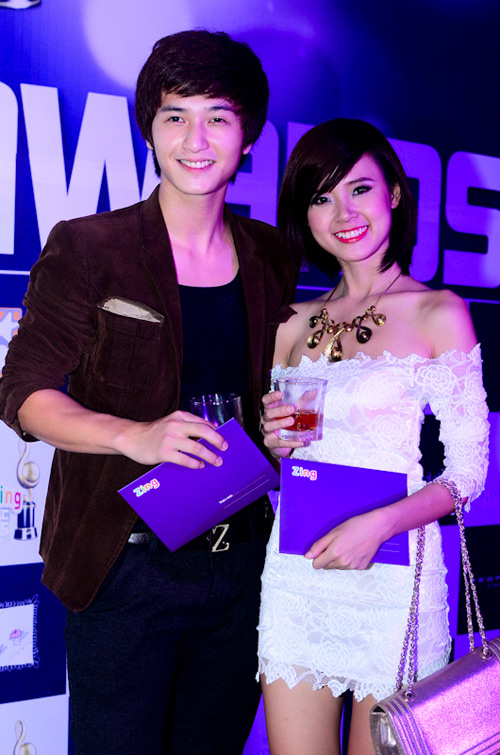 Bui Anh Tuan va Huong Tram chinh thuc cong khai chuyen tinh cam?