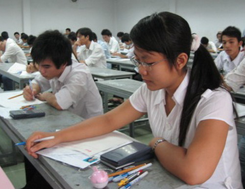 Nhieu truong Dai hoc \