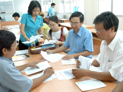 Thi tuyen cong chuc: Ha Noi chinh thuc \'dong cua\' voi tai chuc, dan lap?