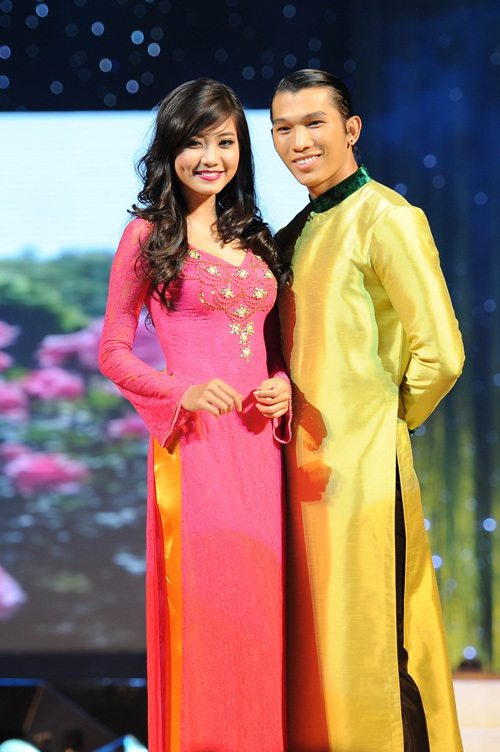 Ho Quynh Huong giu vi tri vedette cua Ho Ngoc Ha trong Dem Nhan Sac
