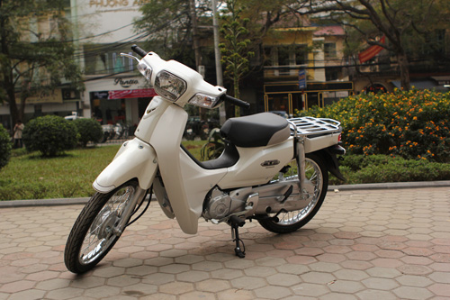 Gia xe Honda Super Cub 2013 hon 100 trieu dong