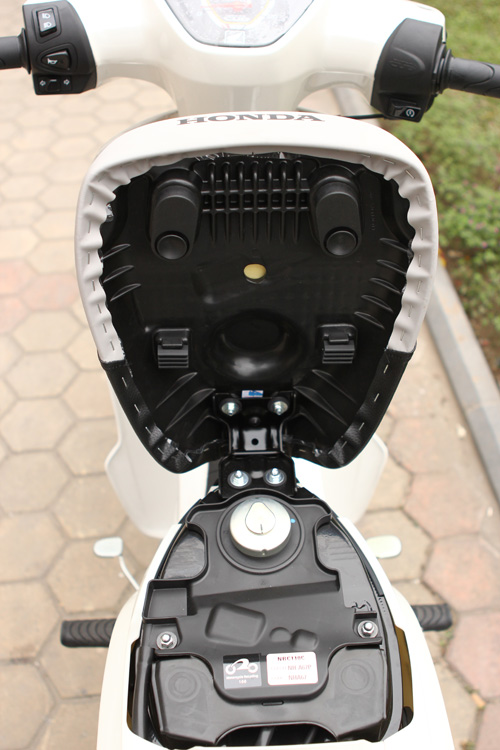 Gia xe Honda Super Cub 2013 hon 100 trieu dong