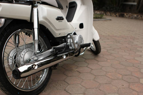 Gia xe Honda Super Cub 2013 hon 100 trieu dong