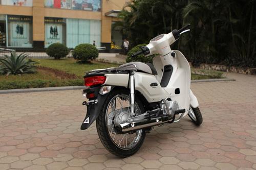 Gia xe Honda Super Cub 2013 hon 100 trieu dong