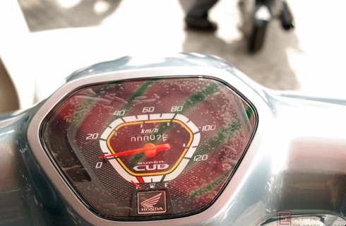 Gia xe Honda Super Cub 2013 hon 100 trieu dong