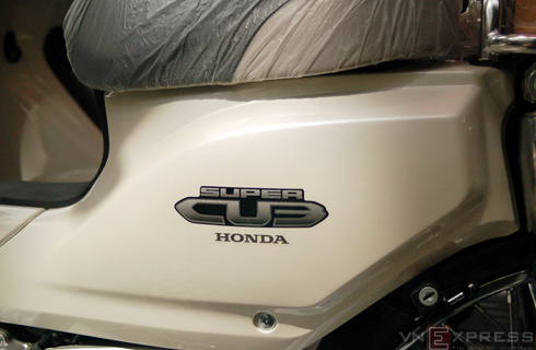 Gia xe Honda Super Cub 2013 hon 100 trieu dong