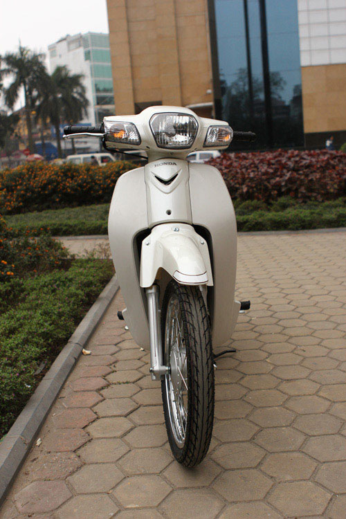 Gia xe Honda Super Cub 2013 hon 100 trieu dong
