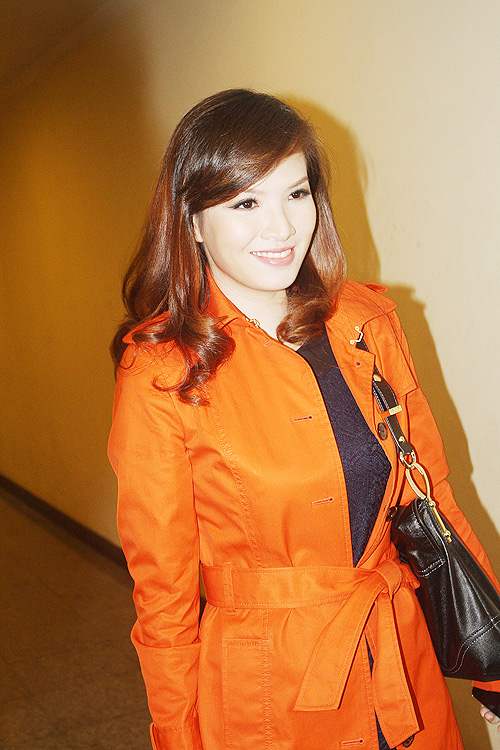 Anh hau truong Cong Ly gia gai rat giong Long Nhat