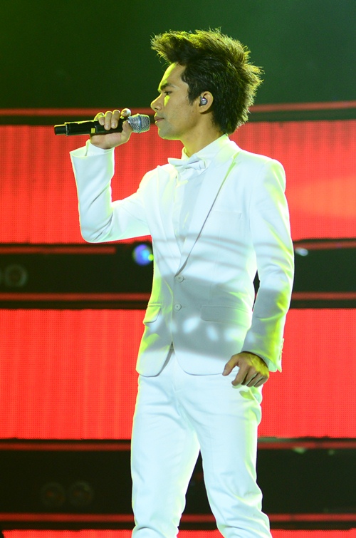 Chung ket Vietnam Idol 2012: My Tam \'dong vai ac\' day do YaSuy